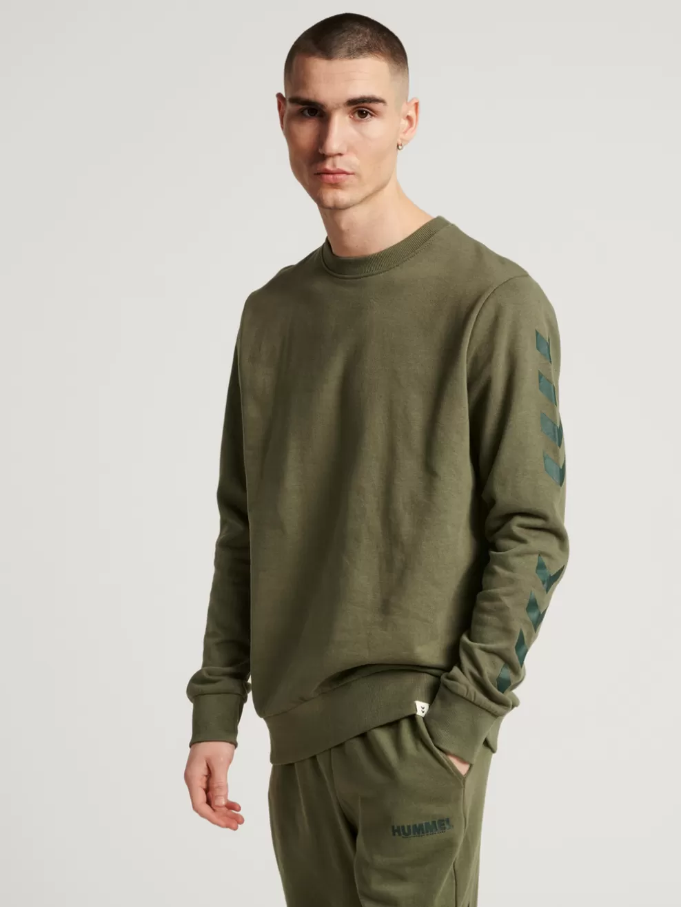 hmlLEGACY CHEVRON SWEATSHIRT*hummel Best Sale