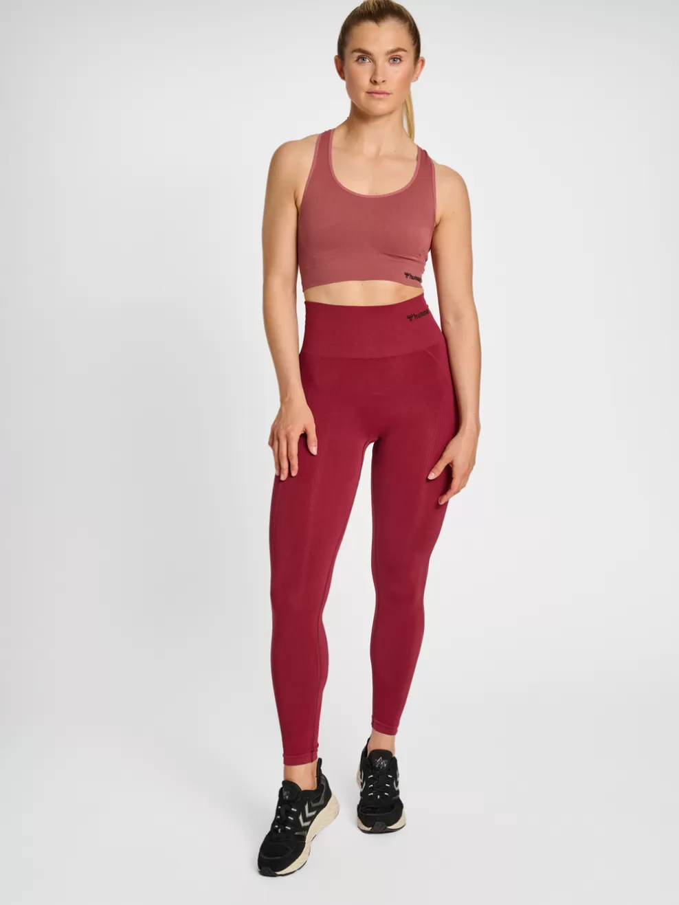 hmlTIF SEAMLESS SPORTS TOP*hummel Fashion